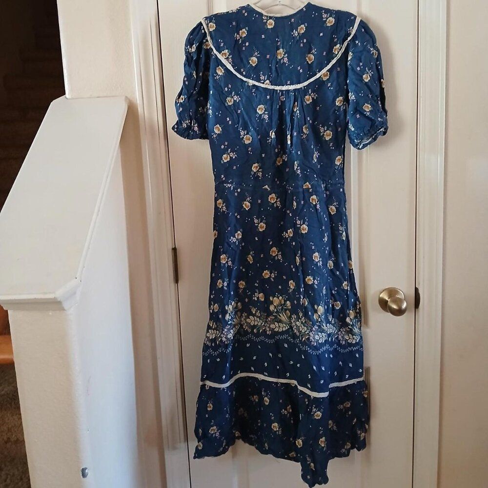 VTG Cottagecore Prairie Navy Floral A-Line Dress Button Bib Collar Lace Trim L - Picture 7 of 8